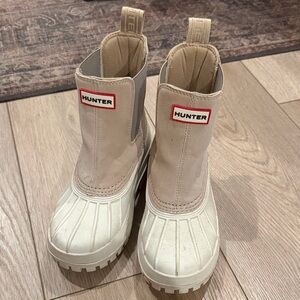 Hunter womens Beige and Cream Boots